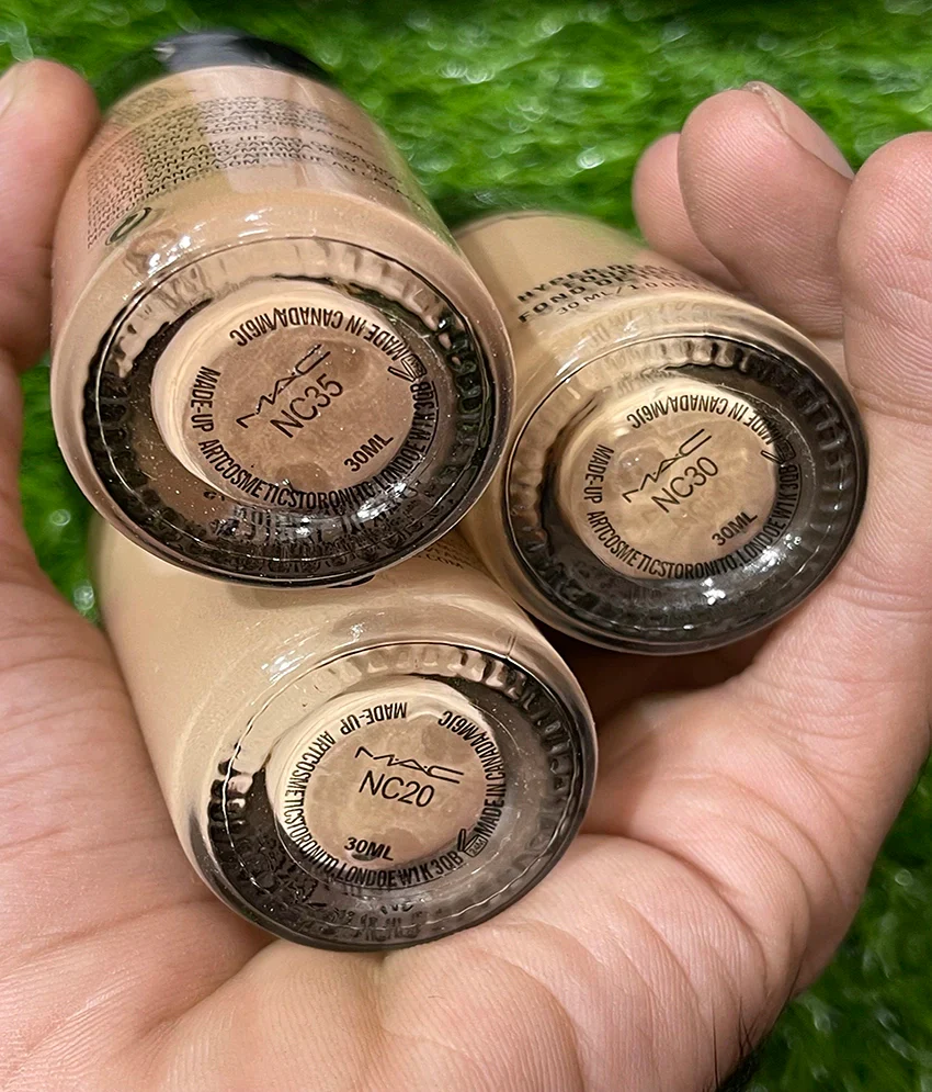 MAC HYPER REAL SPF 15 FOUNDATION - Image 3