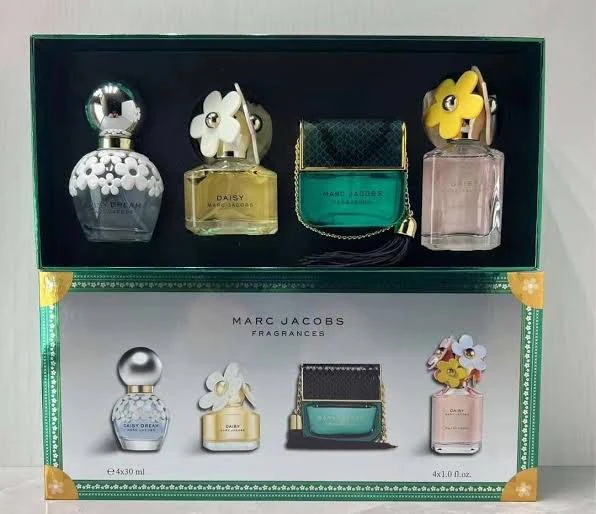 MARC JACOBS New Perfume Giftset 30ml x 4