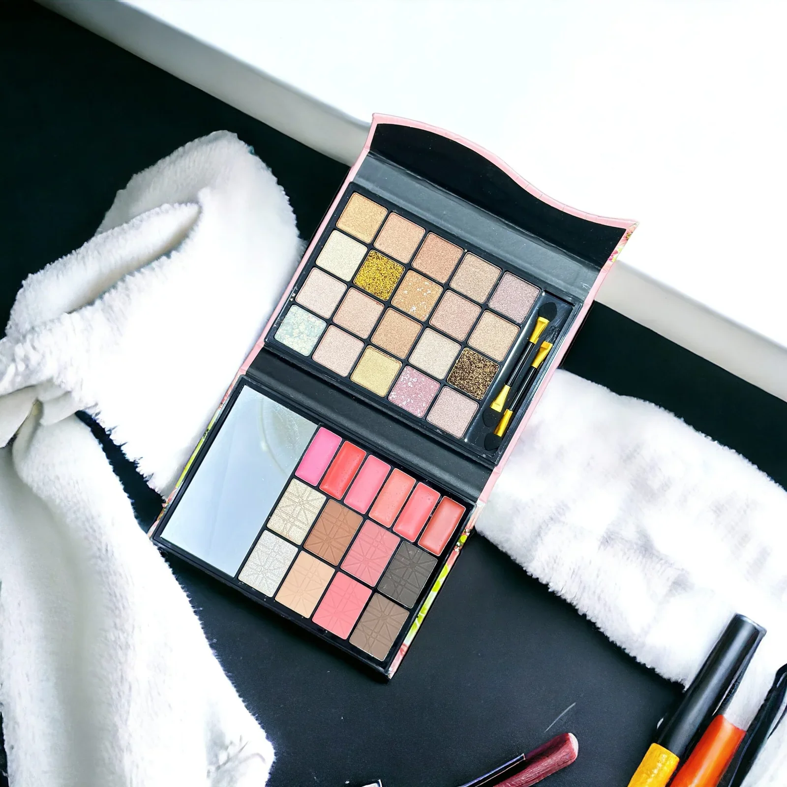 Mocallure Love Forever Complete Makeup Palette - Image 3